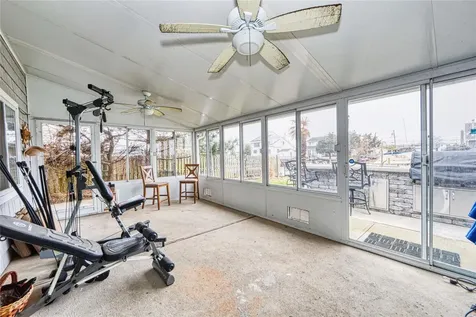 25 Fairlawn Court Shirley NY 11967