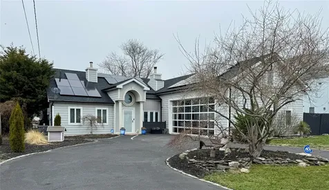 25 Fairlawn Court Shirley NY 11967