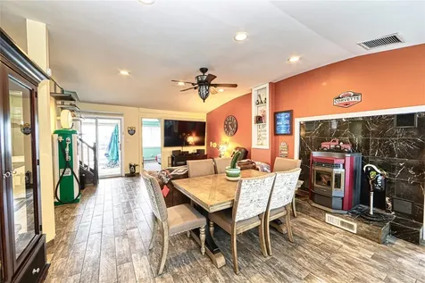 25 Fairlawn Court Shirley NY 11967