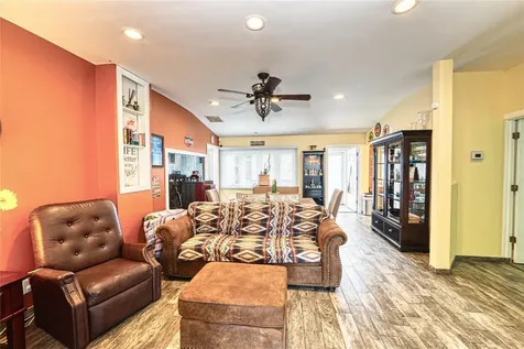 25 Fairlawn Court Shirley NY 11967