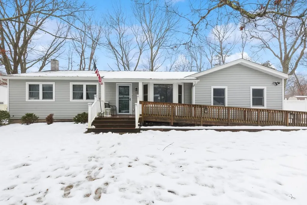 12 Conklin Avenue Brookhaven NY 11784