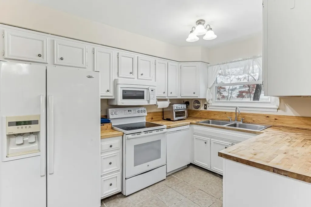 12 Conklin Avenue Selden NY 11784