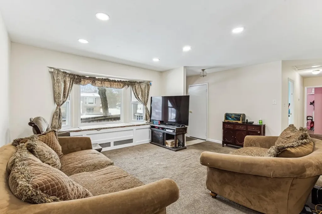 12 Conklin Avenue Selden NY 11784