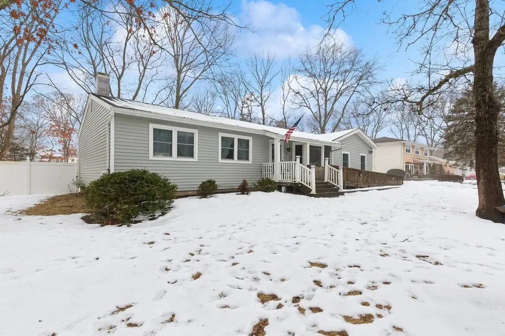12 Conklin Avenue Selden NY 11784