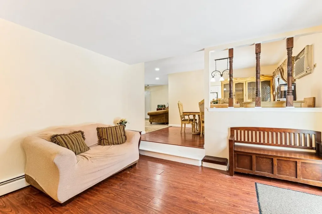 12 Conklin Avenue Selden NY 11784