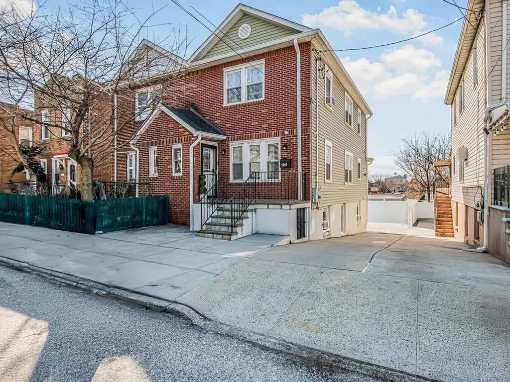 1045 Calhoun Avenue Bronx NY 10465