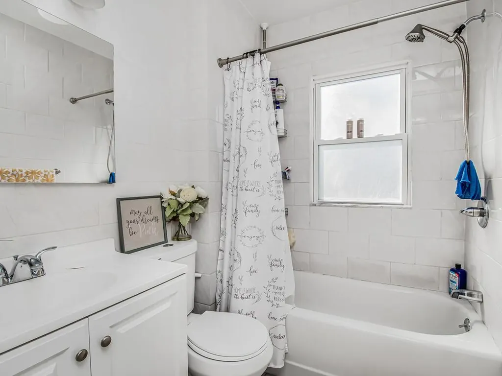 1045 Calhoun Avenue Bronx NY 10465