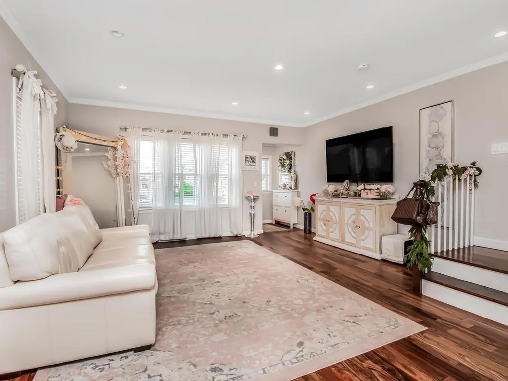 1045 Calhoun Avenue Bronx NY 10465