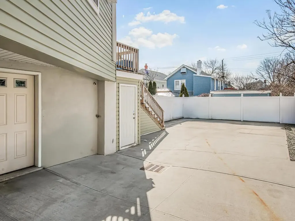 1045 Calhoun Avenue Bronx NY 10465