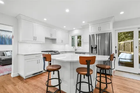 16 Lotus Road New Rochelle NY 10804