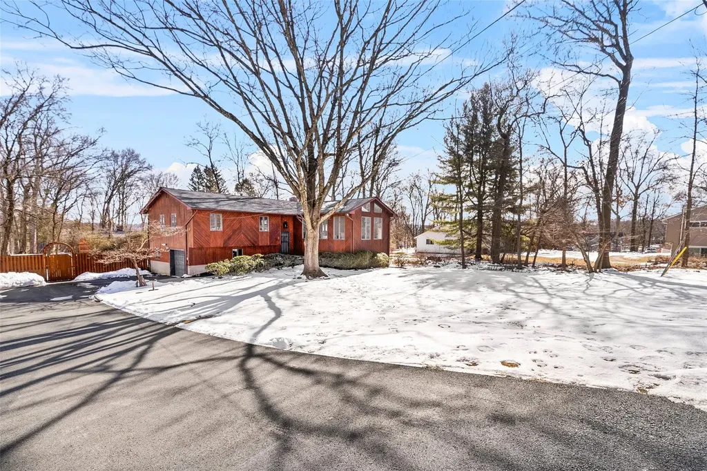 8 Heather Lane West Nyack NY 10994