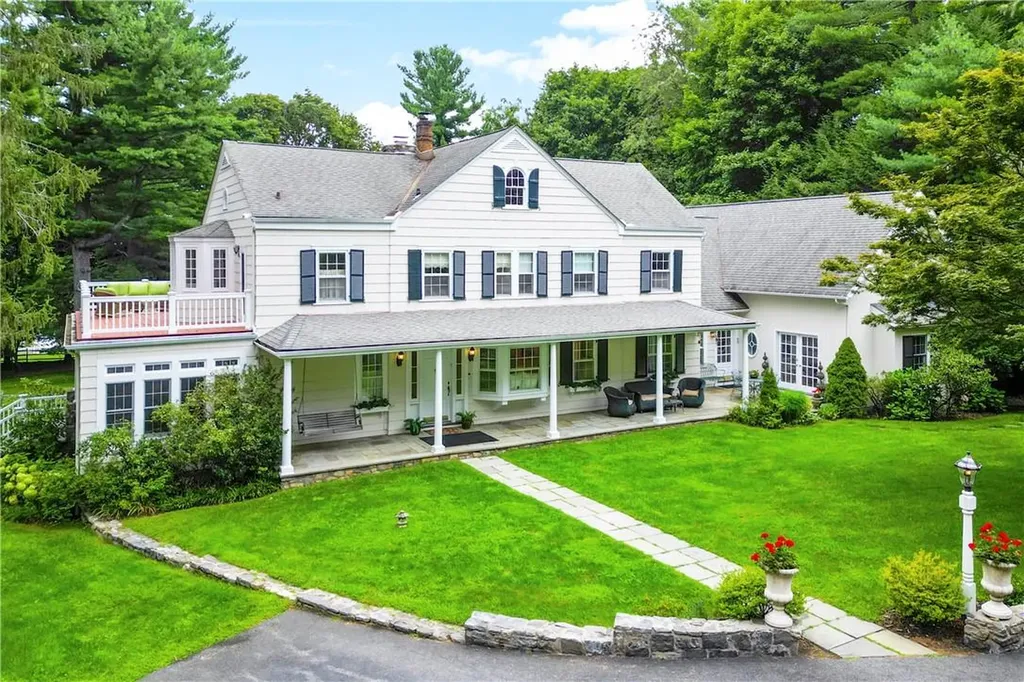 27 Sunset Drive Thornwood NY 10594