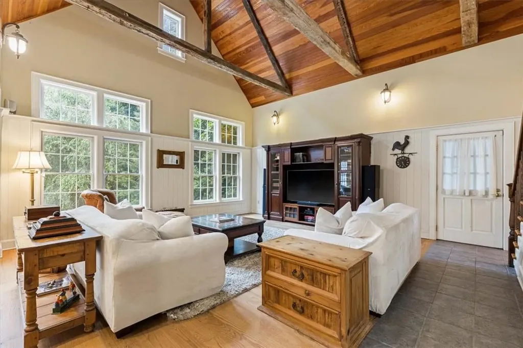 27 Sunset Drive Thornwood NY 10594