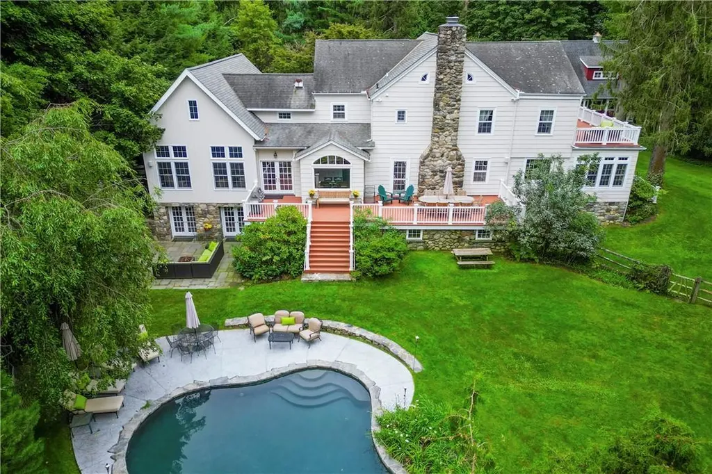 27 Sunset Drive Thornwood NY 10594