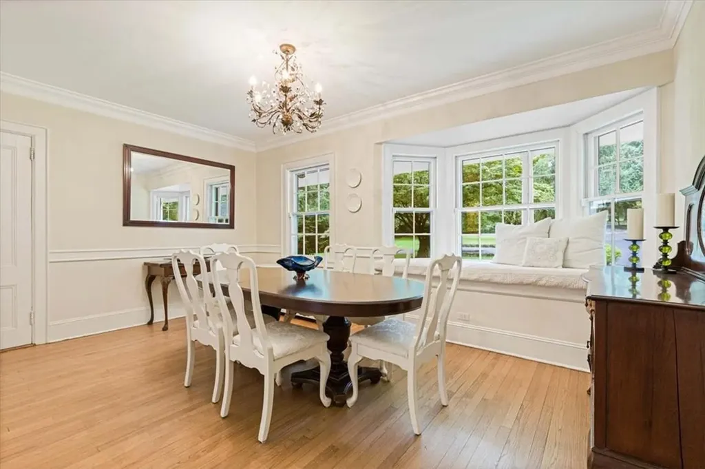 27 Sunset Drive Thornwood NY 10594