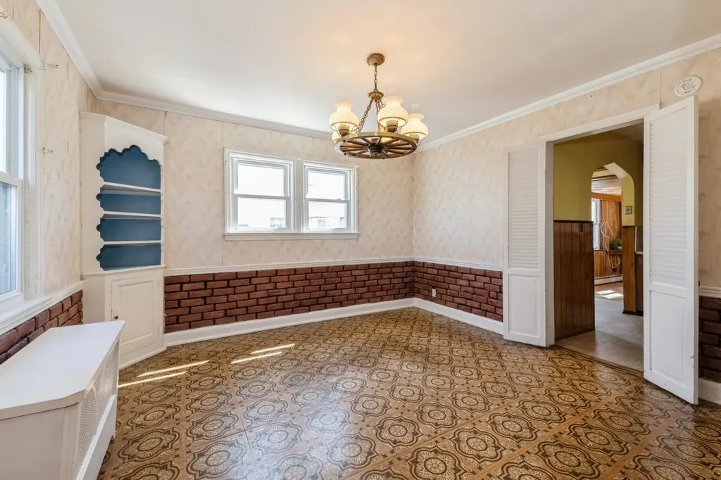 379 Rolling Street Malverne NY 11565