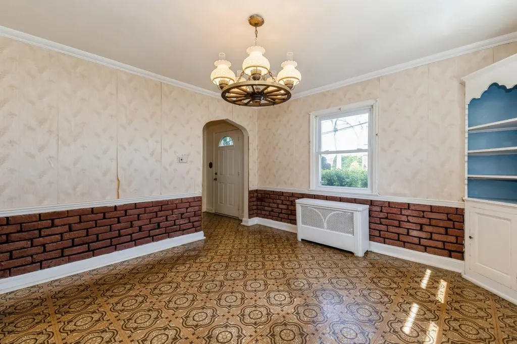 379 Rolling Street Malverne NY 11565
