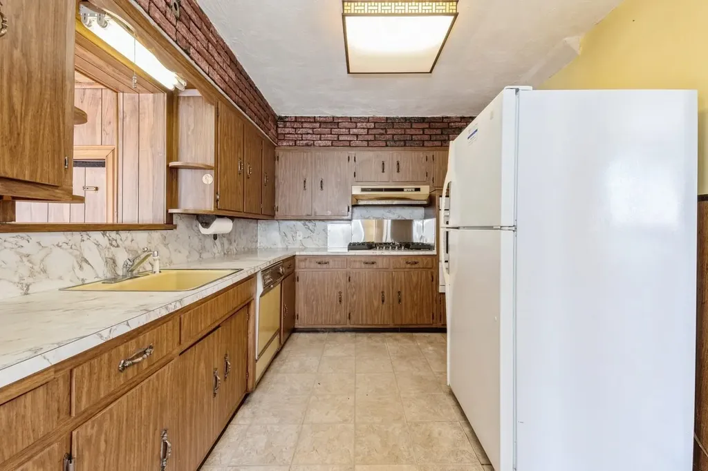 379 Rolling Street Malverne NY 11565