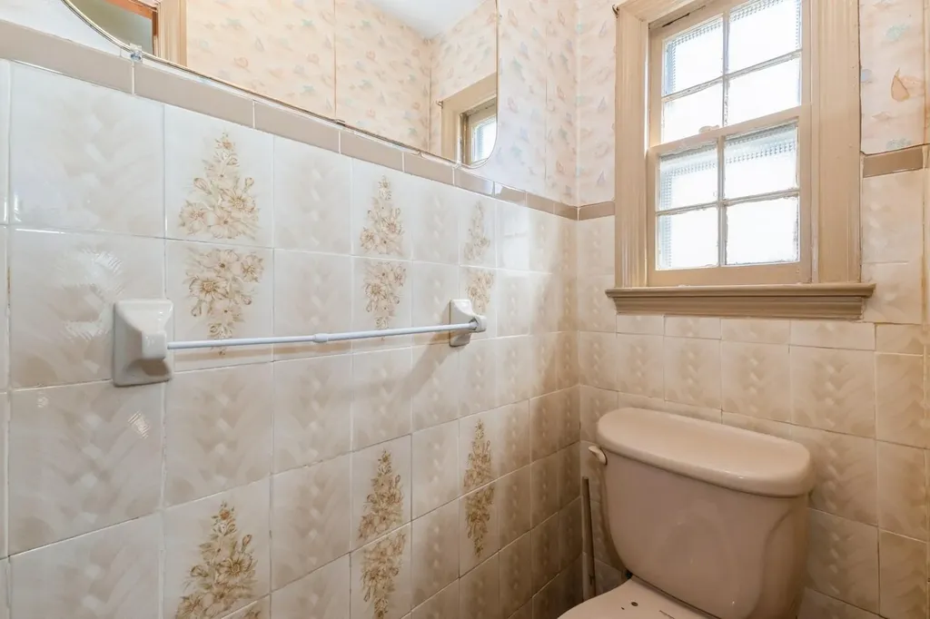 379 Rolling Street Malverne NY 11565
