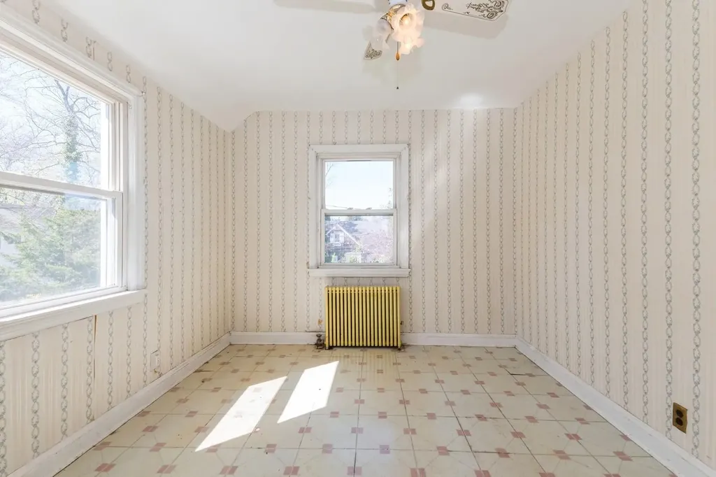 379 Rolling Street Malverne NY 11565