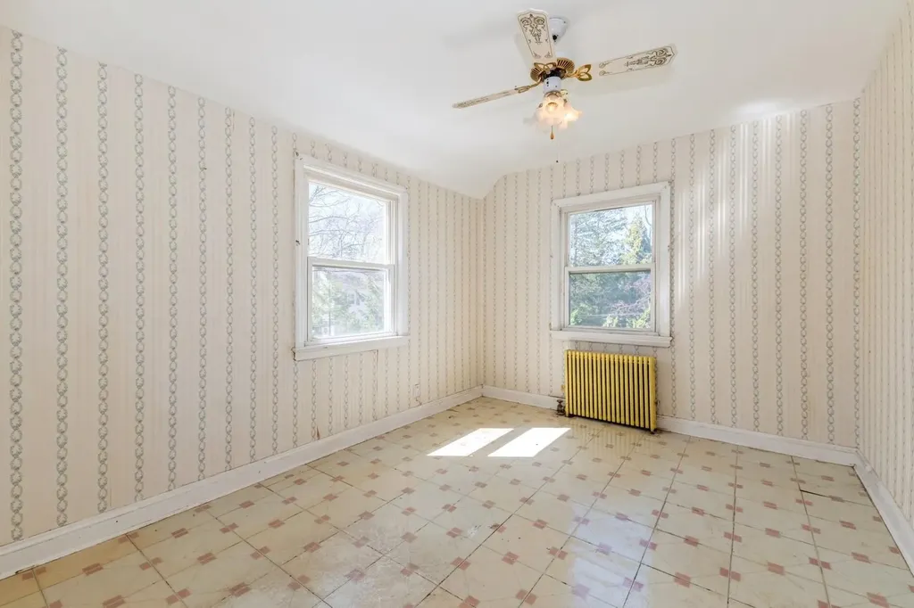 379 Rolling Street Malverne NY 11565