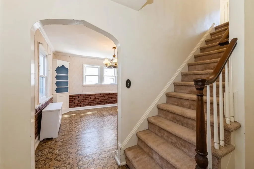 379 Rolling Street Malverne NY 11565