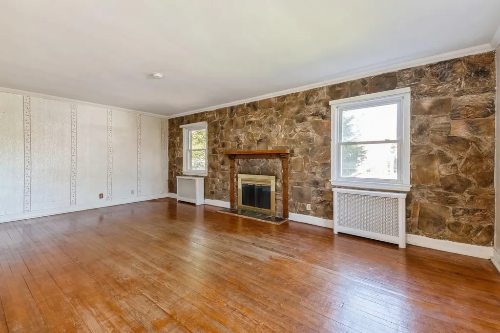 379 Rolling Street Malverne NY 11565