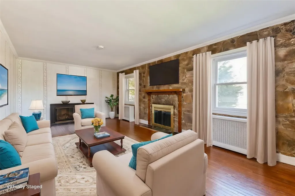 379 Rolling Street Malverne NY 11565