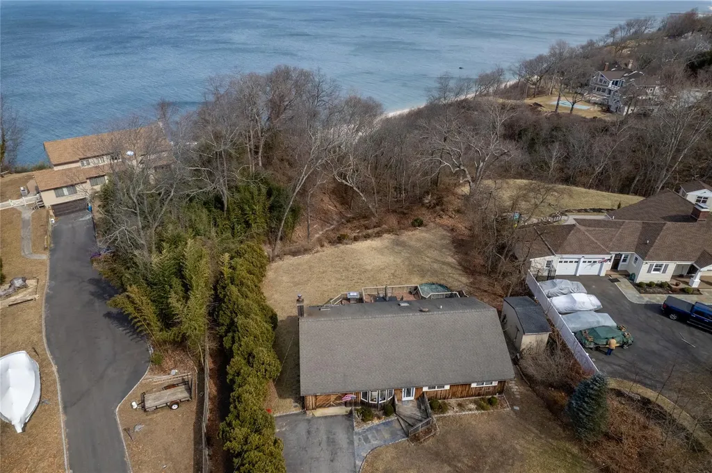 86 Highland Down Shoreham NY 11786