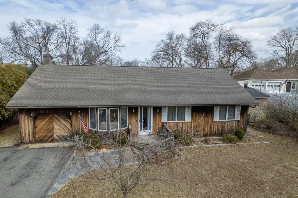 86 Highland Down Shoreham NY 11786