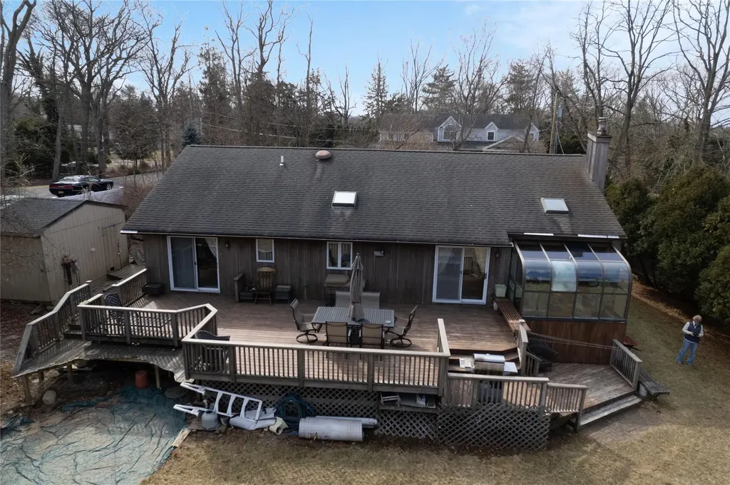 86 Highland Down Shoreham NY 11786