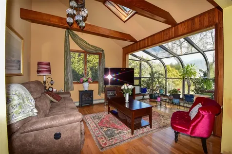 86 Highland Down Shoreham NY 11786