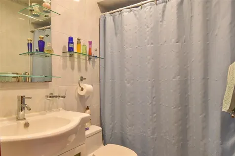 86 Highland Down Shoreham NY 11786