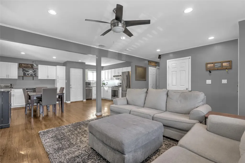 24 Farner Avenue Selden NY 11784
