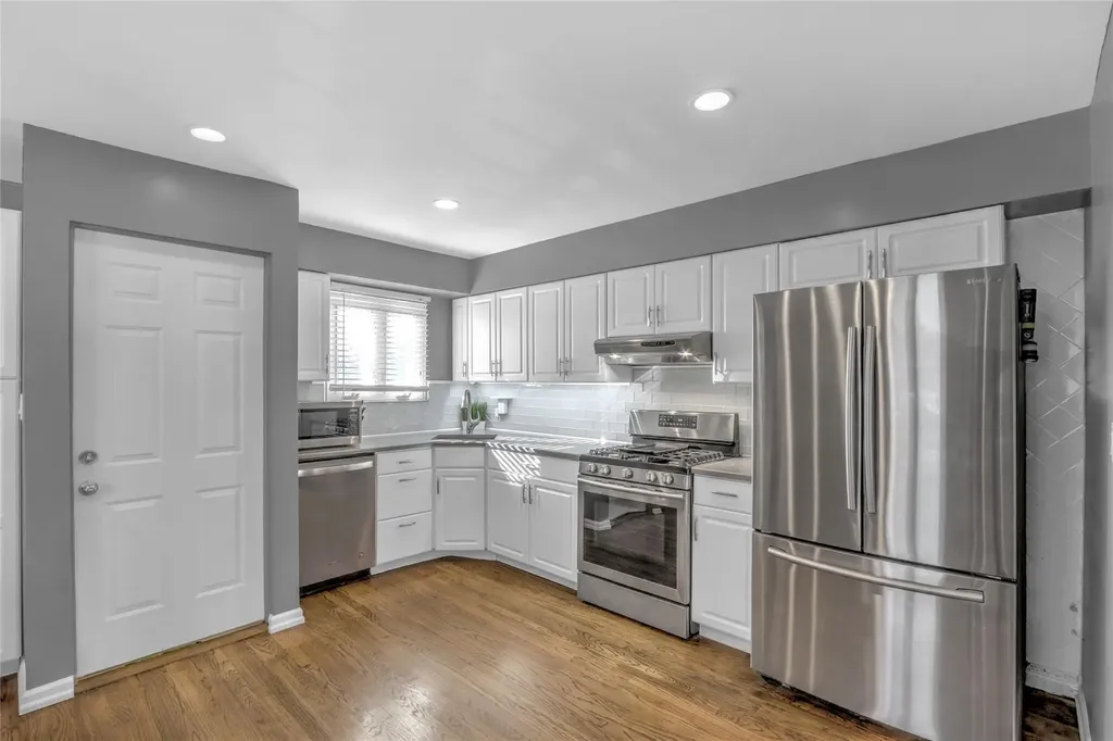 24 Farner Avenue Selden NY 11784