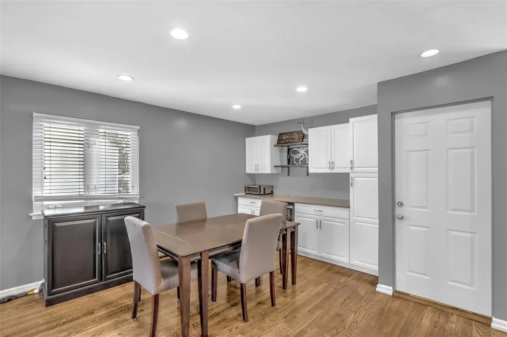 24 Farner Avenue Selden NY 11784