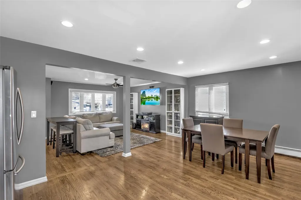 24 Farner Avenue Selden NY 11784