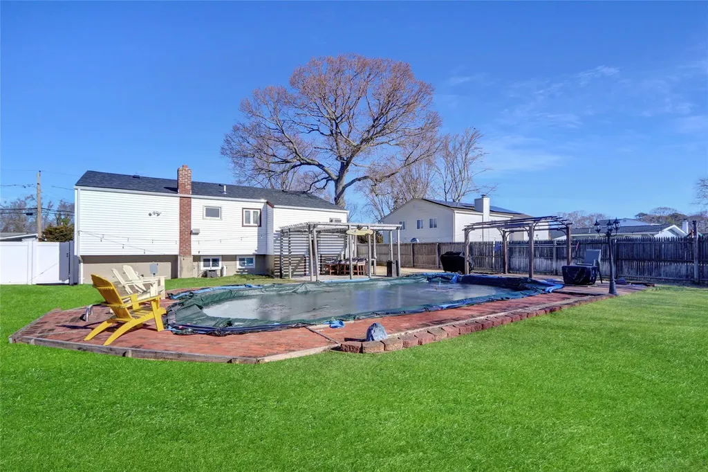 24 Farner Avenue Selden NY 11784