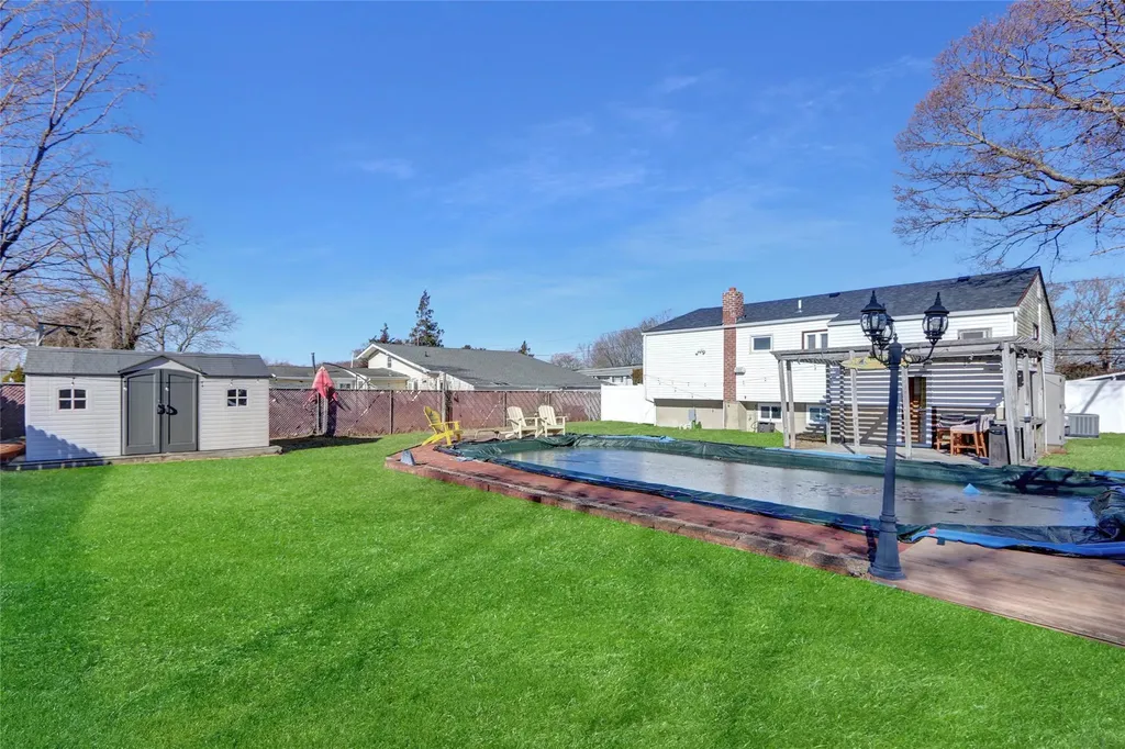 24 Farner Avenue Selden NY 11784