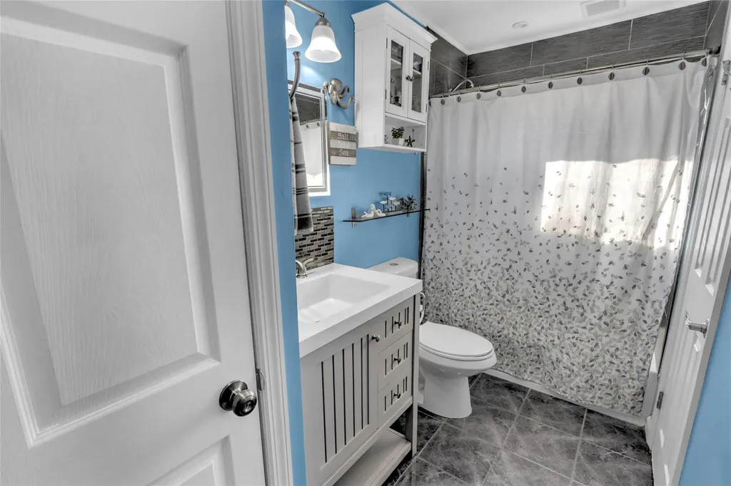24 Farner Avenue Selden NY 11784