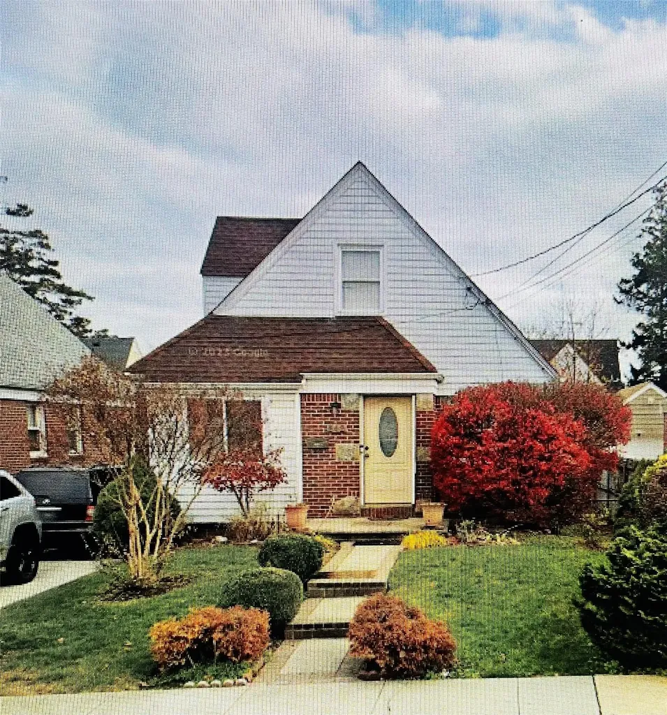 212 Brown Avenue Hempstead NY 11550