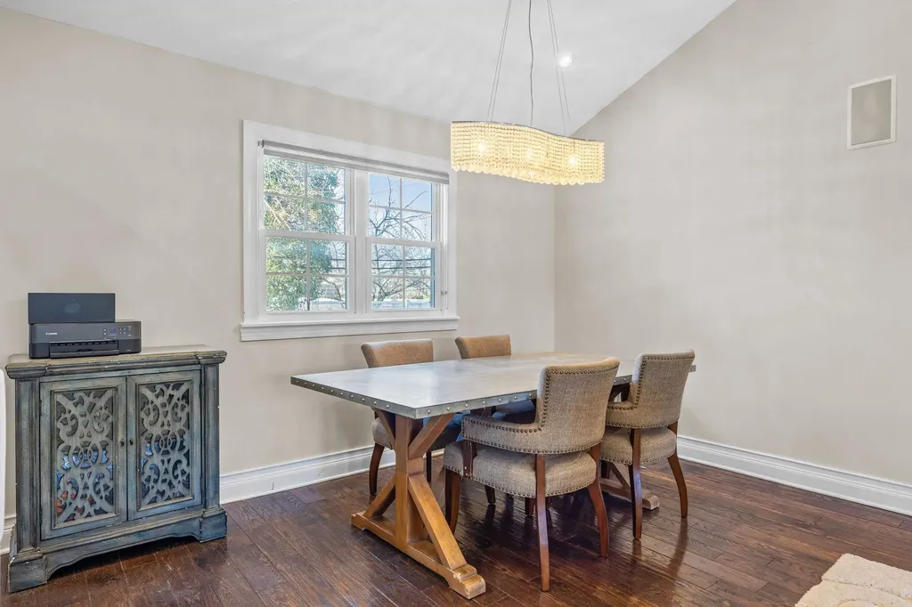 324 Hungry Harbor Road Valley Stream NY 11581