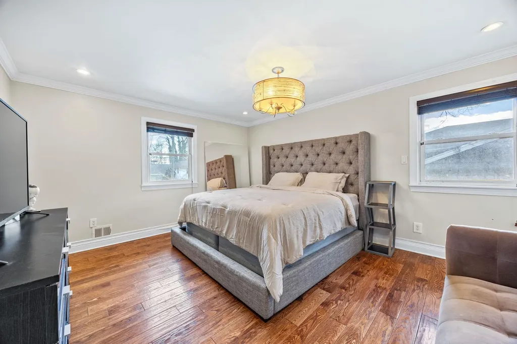 324 Hungry Harbor Road Valley Stream NY 11581