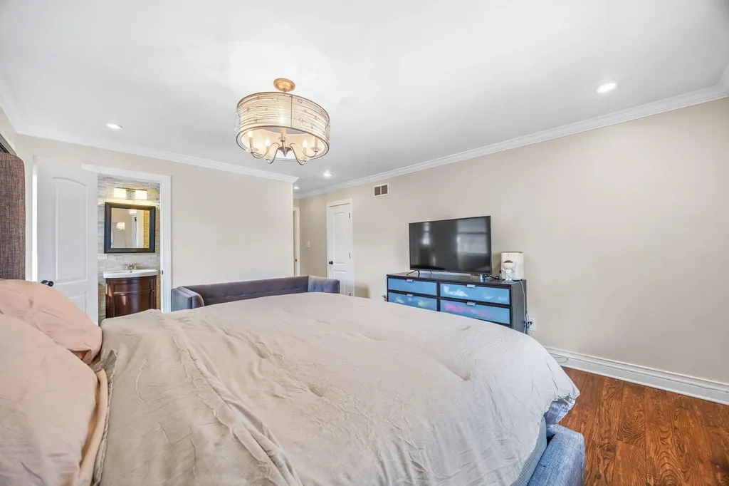 324 Hungry Harbor Road Valley Stream NY 11581