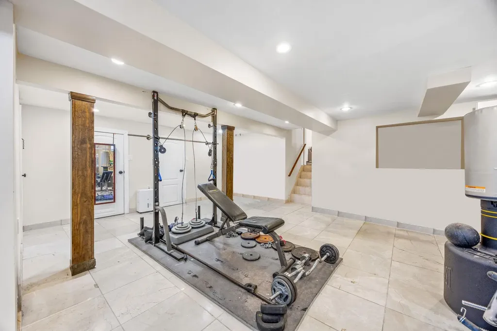 324 Hungry Harbor Road Valley Stream NY 11581