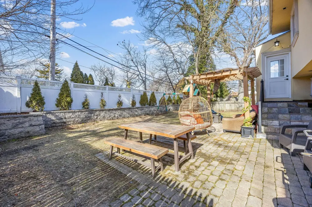 324 Hungry Harbor Road Valley Stream NY 11581