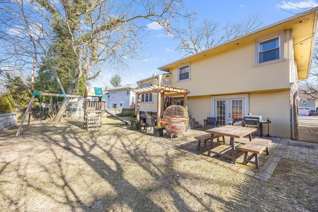 324 Hungry Harbor Road Valley Stream NY 11581