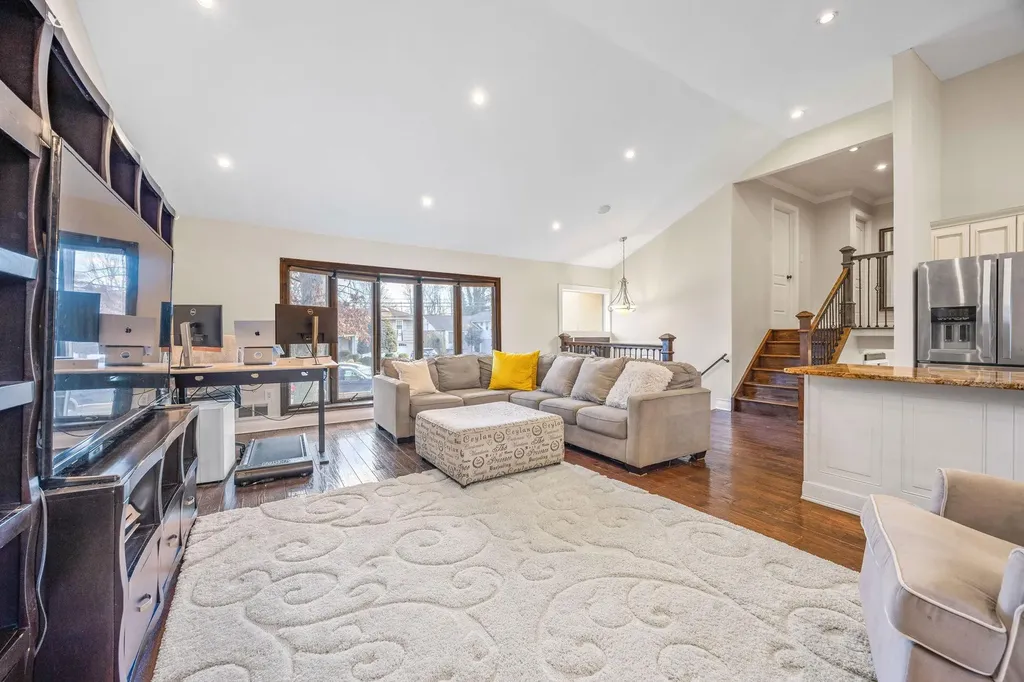 324 Hungry Harbor Road Valley Stream NY 11581