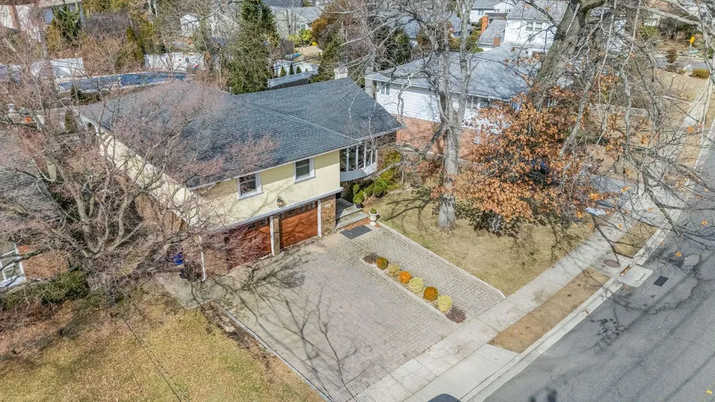 324 Hungry Harbor Road Valley Stream NY 11581