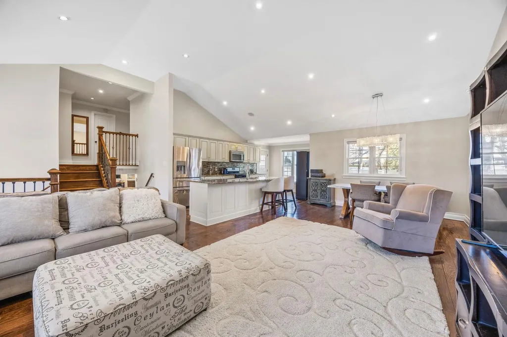 324 Hungry Harbor Road Valley Stream NY 11581